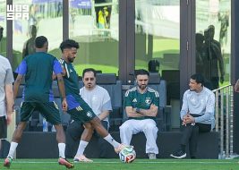 وزير الرياضة يشهد التدريب الأخير للأخضر قبل لقاء الأوروغواي في كأس العالم 2026