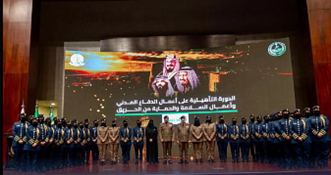 الدفاع المدني يعلن تخريج دورة تأهيلية تخصصية لـ مجندات الدفاع المدني