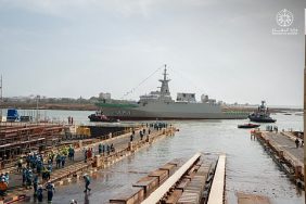 القوات البحرية تُعوّم "سفينة جلالة الملك المدينة" أولى سفن المرحلة الثانية من "مشروع السروات"