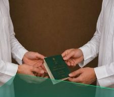 «الجوازات»: استعمال وثيقة سفر تعود للغير يعرضك للعقوبات المقررة نظاماً