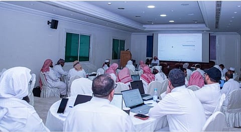 بمشاركة يمنية.. «الشؤون الإسلامية» تنظم دورة تدريبية بعنوان «مهارات التعامل مع أدوات الذكاء الاصطناعي»