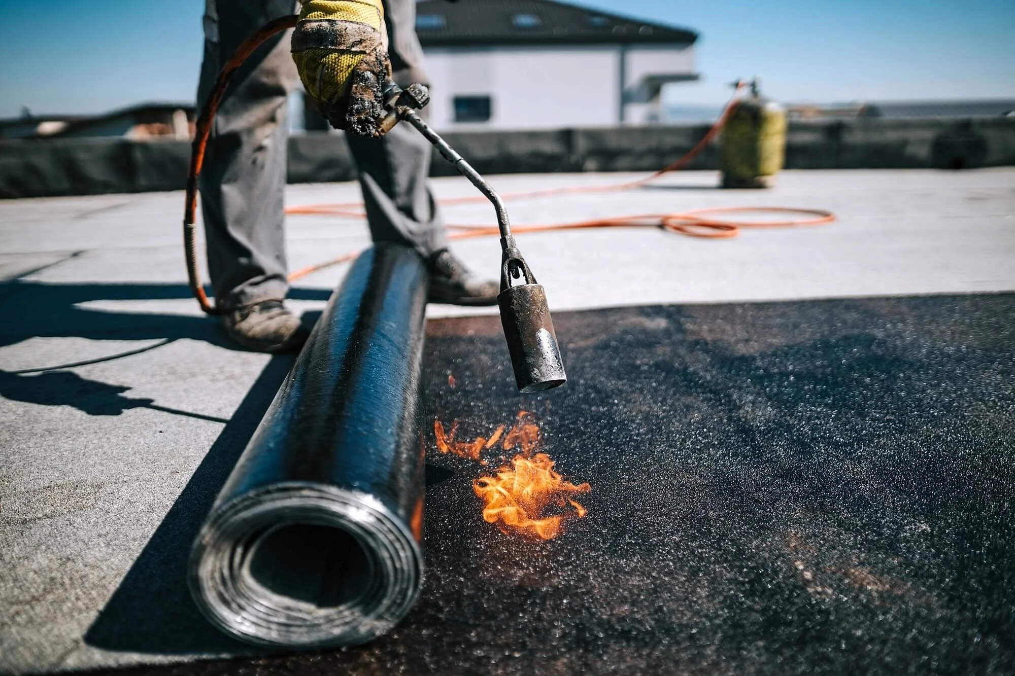 أهمية عزل الاسطح بمكة للحفاظ عليها