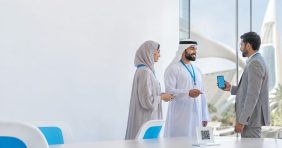 بطاقات التعريف الرقمية للجامعات والمعاهد والشركات في الخليج