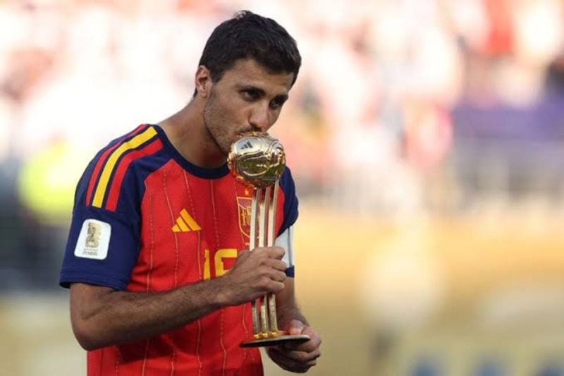كل ما تريد معرفته عن انتقال رودري وصراع القطبين الإسبانيين