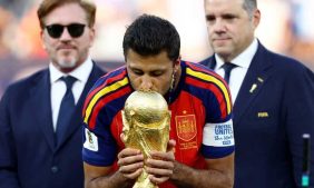 بقرار من اللاعب.. اقتراب حسم انتقال رودري إلى برشلونة