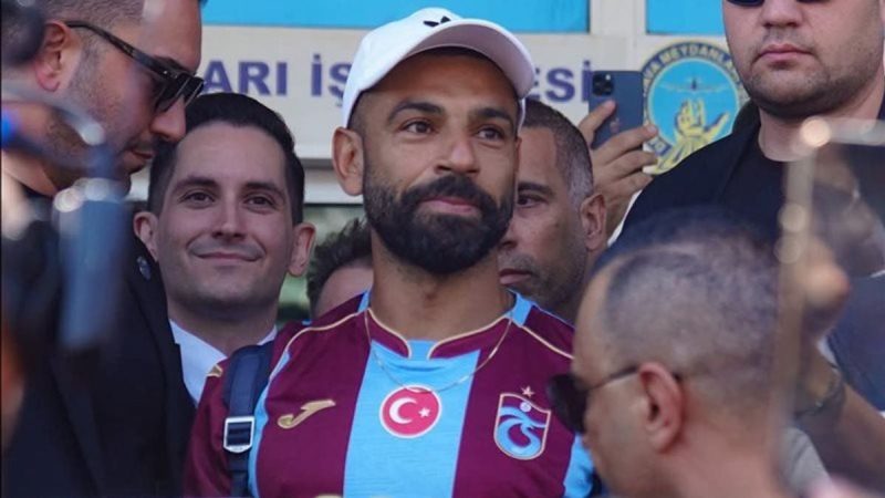 تغطية مباشرة لمراسم تقديم محمد صلاح طرابزون سبور اليوم