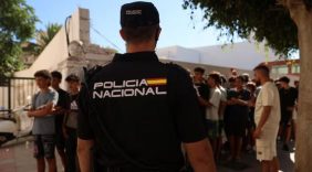 أزمة الحدود بين إسبانيا وإيطاليا: الهجرة غير الشرعية في قلب المشهد السياسي