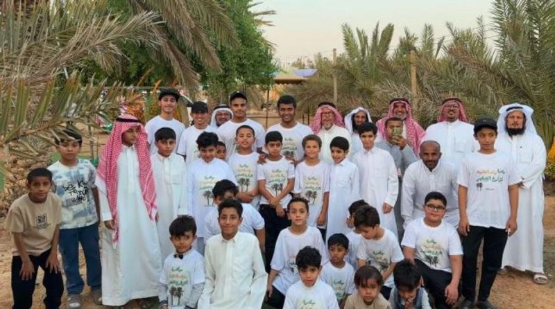 تعليم الأطفال مهارات زراعة النخيل في القصيم للحفاظ على الهوية
