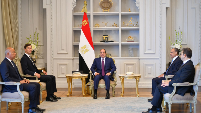 لقاء السيسي وكوشنر: مرجعية قمة شرم الشيخ للسلام تحت المجهر