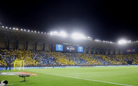 تأثير نقل مباراة النصر والرياض على الجماهير والحضور في الأول بارك
