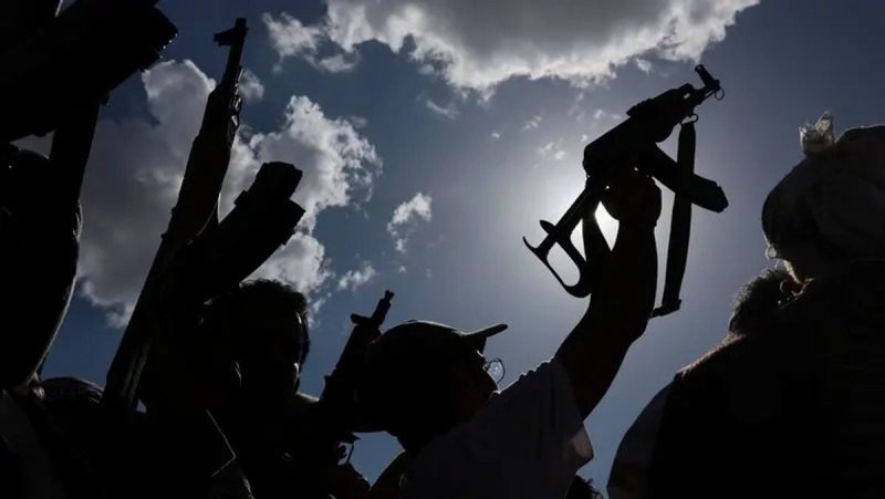 تداعيات اقتصادية خطيرة جراء تصعيد الحوثيين في باب المندب
