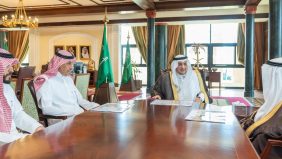 الأمير فهد بن سلطان يطلع على تقارير المشاريع التنموية في تبوك