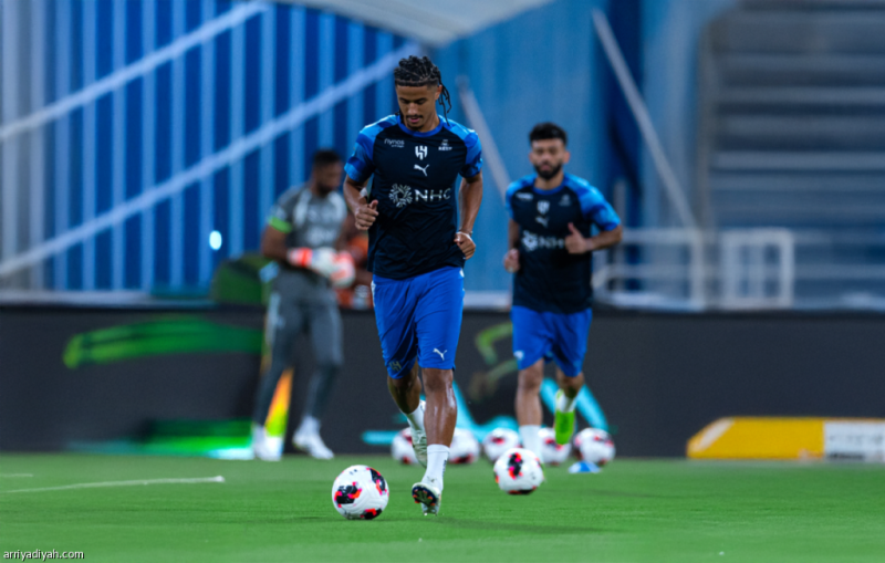 مشعل الداود يكتب فصلاً جديداً في تاريخ الهلال